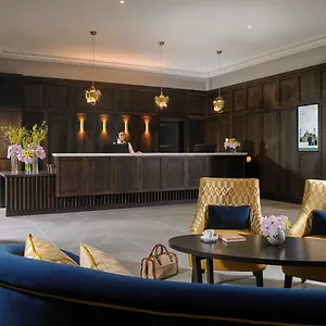 Court & Leisure Centre カリガライン